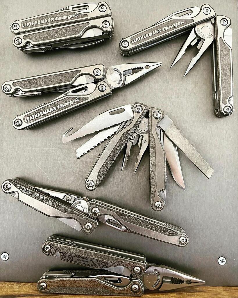 ToolsPremium's tweet photo. Posted @withregram • @leatherman_charge_fan Titanium family picture, Leatherman Charge Titanium 🥰🥰🥰 #titanium #titaniumaddict #titaniumknife #leatherman #leathermantools #leathermancharge #leathermanchargefan #leathermancollectorsclub #knives #friday #fridaymood #fridayv… https://t.co/qdREidK375