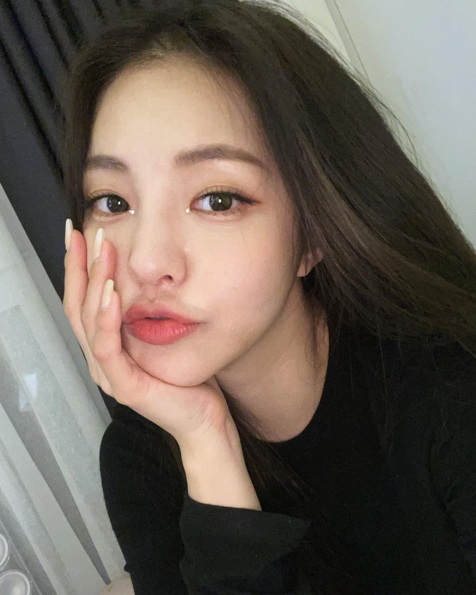 블루 tweet media
