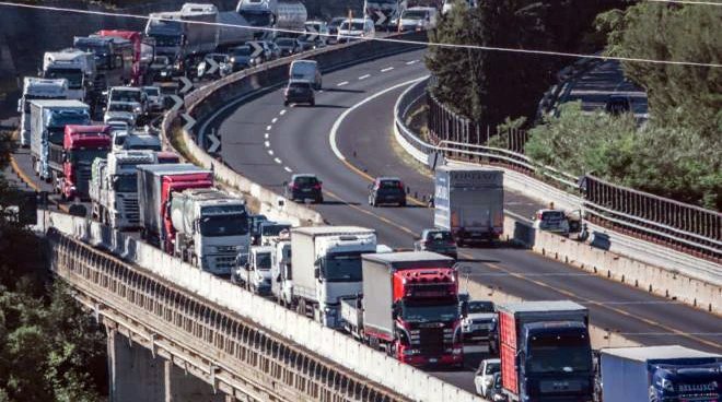 PatassiniTullio's tweet photo. #Lega, Autostrada adriatica: “𝐀𝐥 𝐯𝐢𝐚 𝐥𝐨 𝐬𝐭𝐮𝐝𝐢𝐨 𝐝𝐢 𝐟𝐚𝐭𝐭𝐢𝐛𝐢𝐥𝐢𝐭𝐚̀ 𝐩𝐞𝐫 𝐢𝐥 𝐩𝐨𝐭𝐞𝐧𝐳𝐢𝐚𝐦𝐞𝐧𝐭𝐨 𝐝𝐞𝐥𝐥𝐚 #𝐀𝟏𝟒” 
Lo dichiarano i deputati #Patassini e #Zennaro della Lega #Marche ed #Abruzzo.

Leggi l'articolo 👇
https://t.co/iWTpzFIsSn https://t.co/IOAR3lwyP9