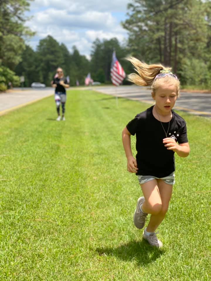 Florida girl runs 7 miles to honor Marine dad killed in Black Hawk helicopter crash

READ FULL ARTICLE: https://t.co/NV0vMDA9DF

#MemorialDay #BlackHawk #Marines #USMarines #Helicopter #Pilot #Rotorcraft #RotorcraftPro https://t.co/zRwdm6LfFS