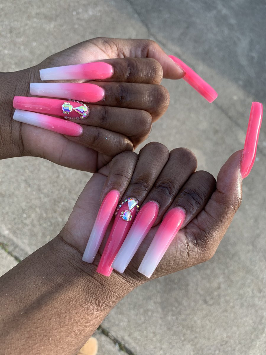 Photo dump Friday 😍😍now located in Dallas area! Book your June appointments ladies💕 B.ChaNailed it 🧏🏽‍♀️📸 #DallasTX #dallasnails #dallasnailtech