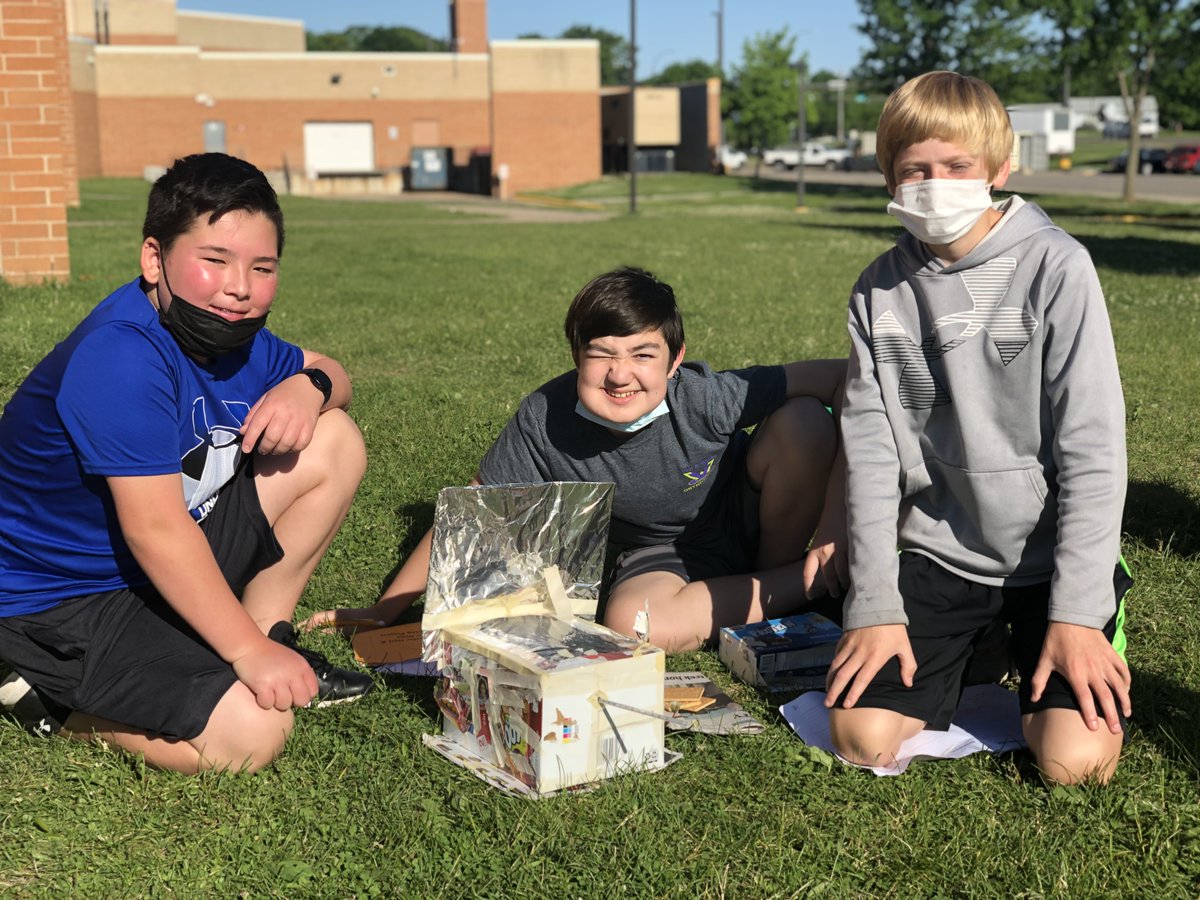 It was the perfect sunny day for Mrs. Scheidel's 6th grade science classes to test their solar ovens they've been working on for their Heat Energy unit. The best part of testing their ovens? The sweet reward of a perfectly melted s'more at the end!