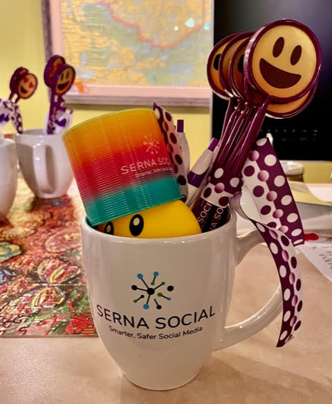 BarefootRhonda's tweet photo. We love it when clients #showusyourswag. The creative folks at @sernasocial let us help them coordinate all their #swag so they could put together these fun gifts that are sure to make an impression! #swagideas #creativeswag #funswag #swaggifts https://t.co/lqmR8LDfjr