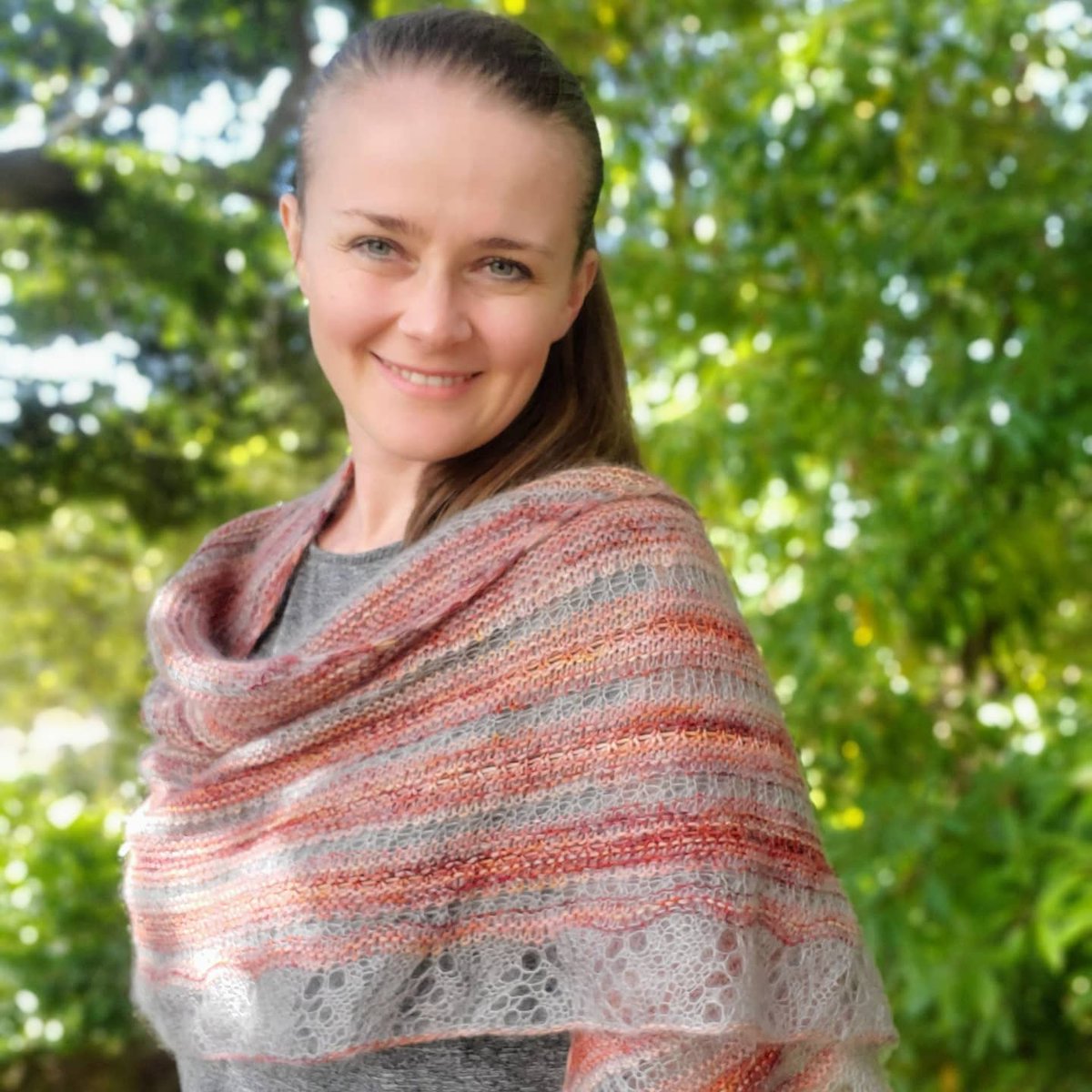 #fraserfriday Sharing all #outlander shawls that I knit before book 9 is released
Pattern: Fraser's Ridge Shawl
Designer:<a href="/RachelUnraveled/">Rachel Roden</a>
Kit:<a href="/jimmybeanswool/">Jimmy Beans Wool 🧶</a>
Yarn:<a href="/HoneyGirlFarms/">Honey Girl Farms</a> Honey Fingering &amp; <a href="/RowanYarns/">Rowan Yarns</a> Kidsilk Haze
#knitlove #knitaddict #knitting #dianagabaldon