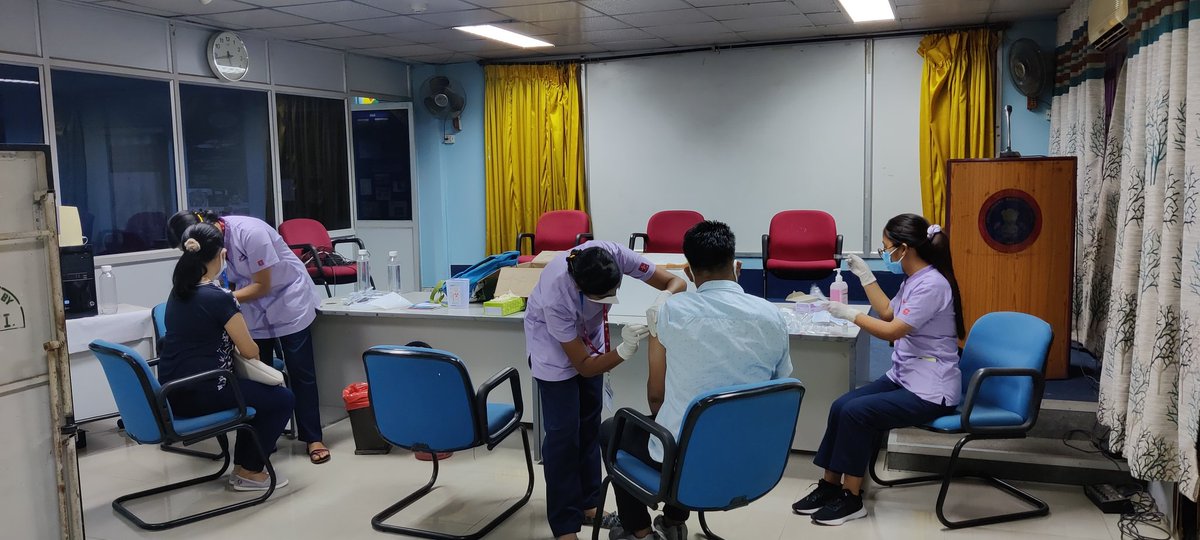 Mayflower_28's tweet photo. Wonderful vacciation experience @ManipalHealth Thanks to team Bhavana B. for jabbing us in a short notice. #letsgetvaccinated #manipalhospitals https://t.co/ZNtkDZtDGr
