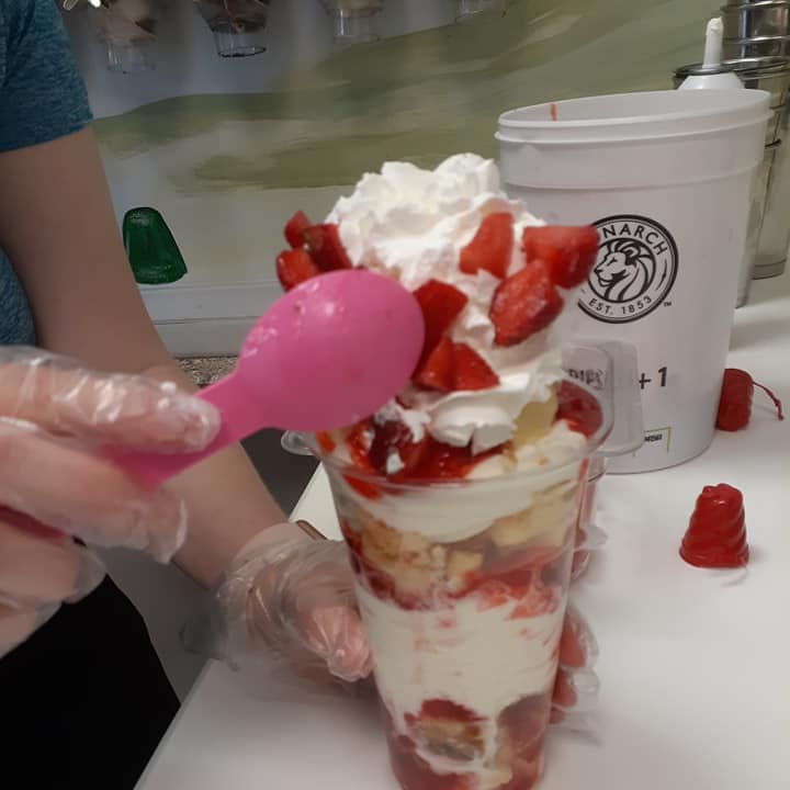 getting all dolled up to go out

#fancy 
#Strawberry 
#sundaeicecream