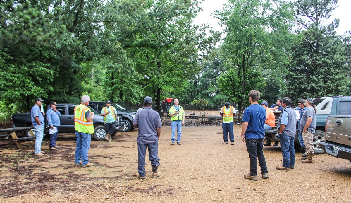 Mem_StoneGravel's tweet photo. June is #NationalSafetyMonth & we couldnโt wait to roll out our new hazard identification & communication process. All hands were on deck this week to take this training straight to our crews. Thanks to CI Team #2 for their efforts to ensure our teams #LiveSafeWorkSafe. https://t.co/oI3Sc5o39d