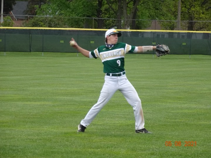 Senior <a href="/JoshLorenz14/">Josh Lorenz</a> received the conference Sportsmanship award. Congrats Josh!!