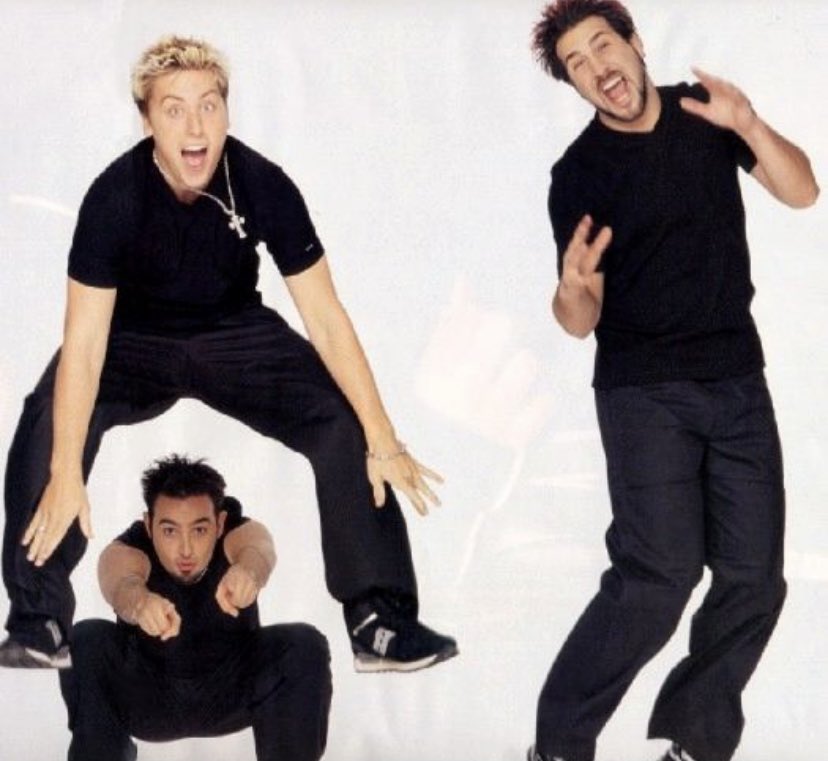 LanceBassLove's tweet photo. Happy #FrostedTipsFriday, #FatoneFriday, and #FineappleFriday!

Lance’s reaction in these pics represent how happy I am that he’s going to be a dad. 😃😭💕

I wonder what kind of dad advice Joey, Chris and JT have for Lance. 🥺
#LanceBass #JoeyFatone #ChrisKirkpatrick #NSYNC #FBF https://t.co/6OZoZuONea