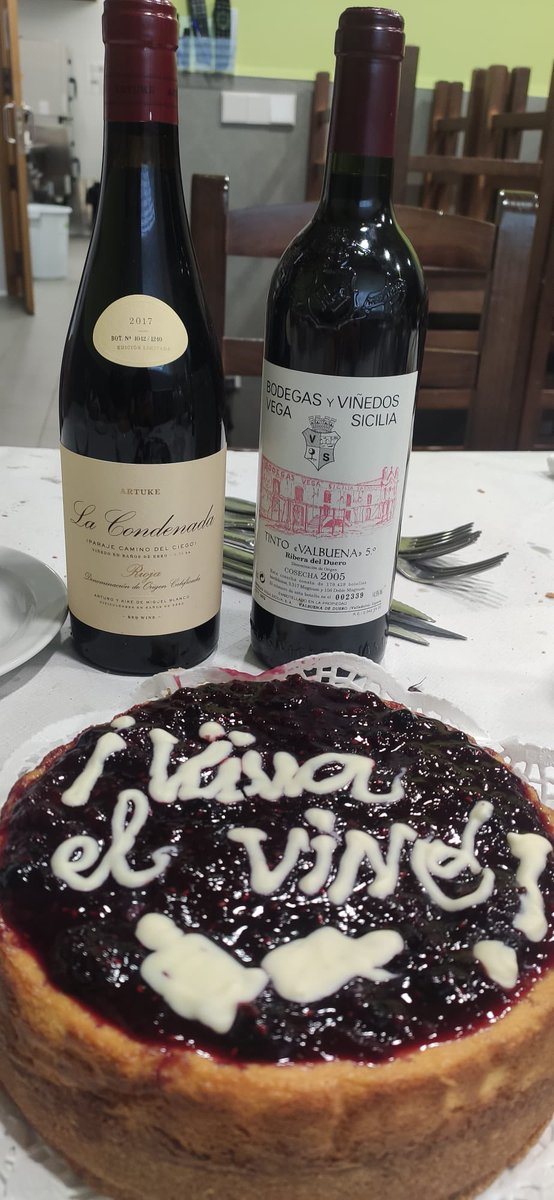 8winelovers's tweet photo. Llevábamos meses sin juntarnos para comer, así q use esta vez nos hemos dado un “pequeño capricho” con vinos 🔝🔝🔝!
Cigalas, navajas, pulpo ,Txuleton de Angus y tarta de queso !! https://t.co/aCDsXvcZFO