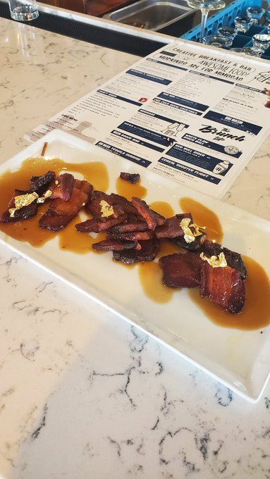 There's gold on my bacon help! https://t.co/Ye4Lp4TUd6