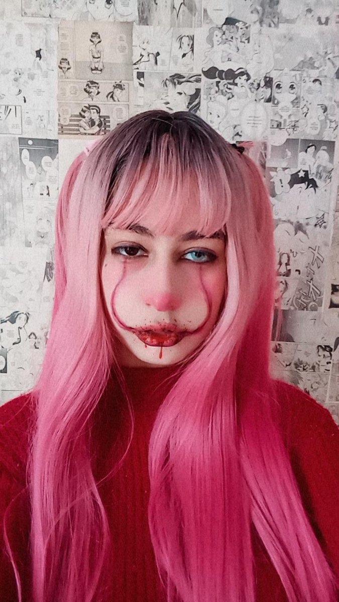Sweetca8's tweet photo. Aff, sou tão xonada nessa make 😔✊ #it #cosplay #cospobre #make https://t.co/In05sDhgVU