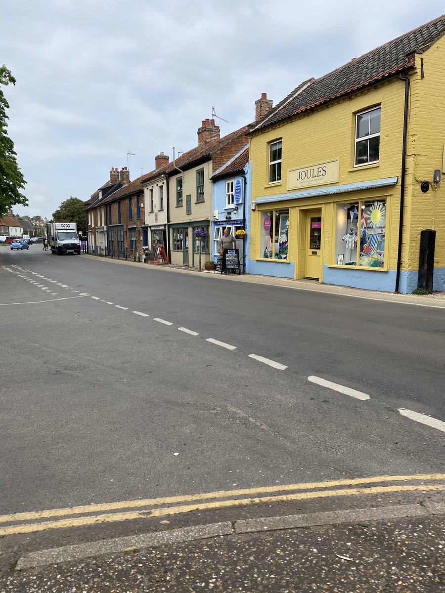 Jane_L_Edwards's tweet photo. Such a lovely week in #northnorfolk. Crazy busy but we managed to avoid most of the crowds. So nice to escape.
#burnhammarket #brancaster #crabshack #no29burnhammarket #sowerbysholidaycottages #mabels #hostearms https://t.co/3vKbLPTynO