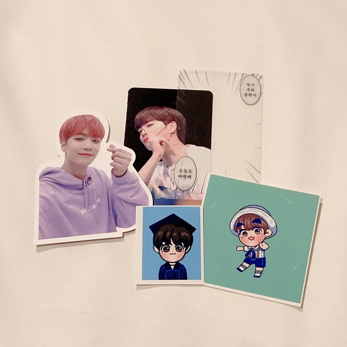 oursummer1995's tweet photo. 전체 및 선착특전 실물입니다💓 https://t.co/nzR99ksOnD