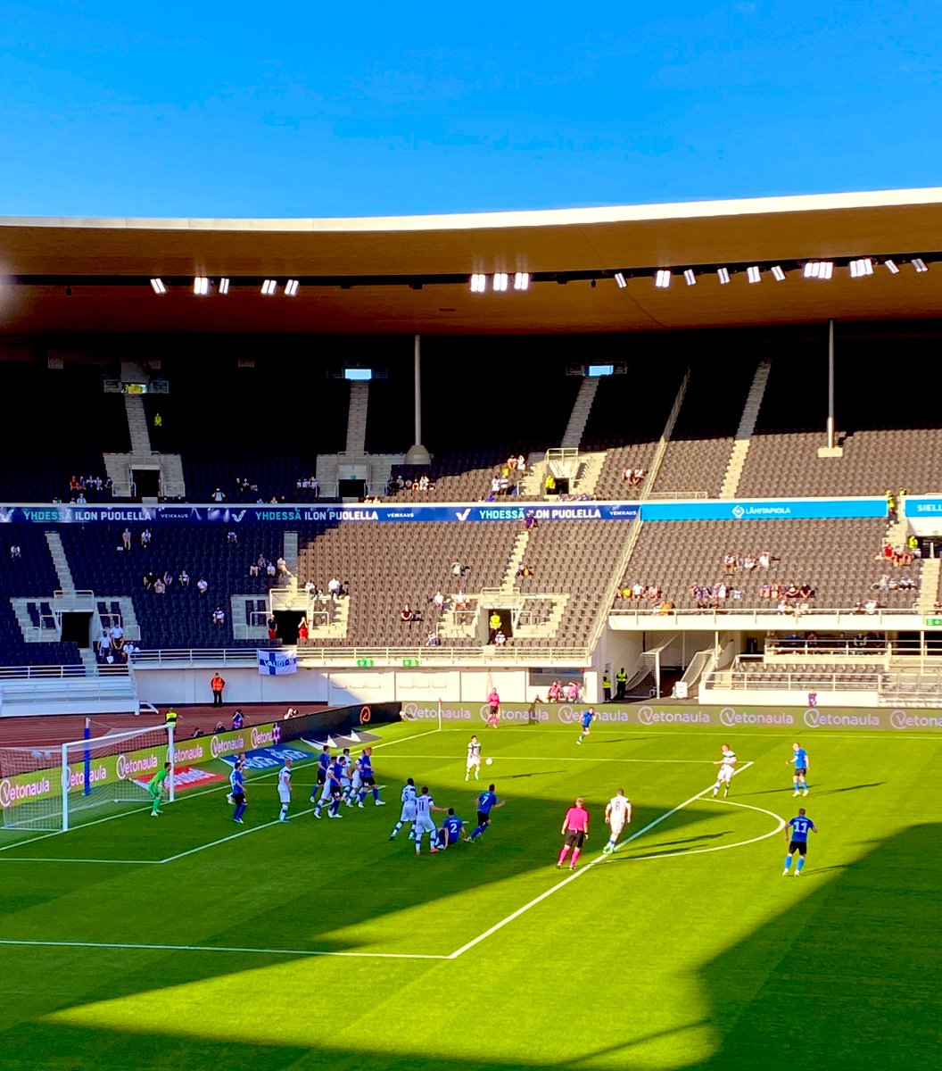 LiisaKirjava's tweet image. Kenraaliharjoituksia seuraamassa 😍⚽️ 🦉Turvavälit kunnossa ja tauolla tilanne 0-0 👀 #FinEst 🇫🇮🇪🇪 #euro2020 #oisuomion #huuhkajat #meolemmesuomi #LondonCalling