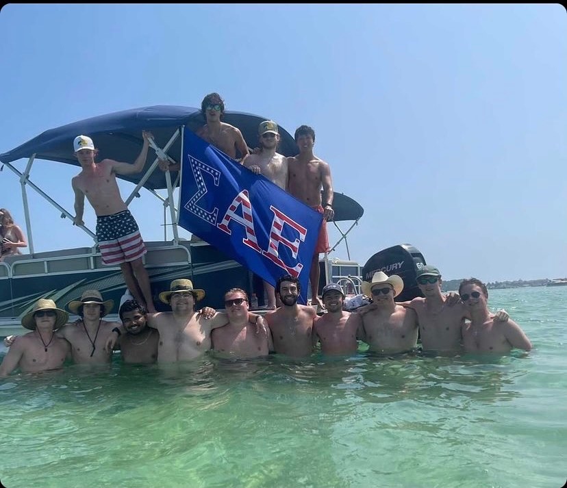 Sigma Alpha Epsilon (ΣΑΕ) tweet media