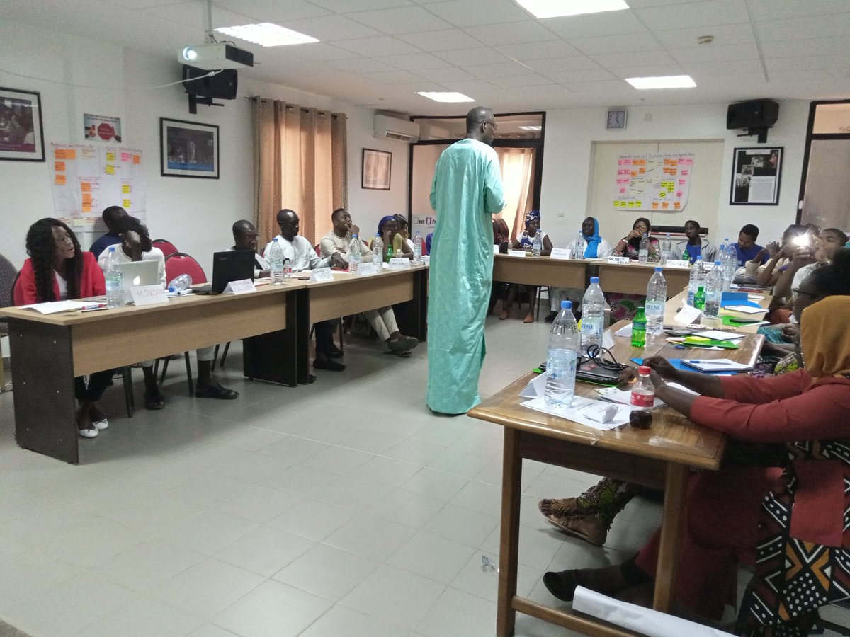 papegahnba's tweet photo. Finance, budgeting and cash flow management  for the project with our Financial Expert Ababacar Seck CEO of Rainbow Firm. Participant have time to go through on the financial part of the project. #CJEIDakar  @ASASENEGAL @usembassydakar https://t.co/VIHZEWru12