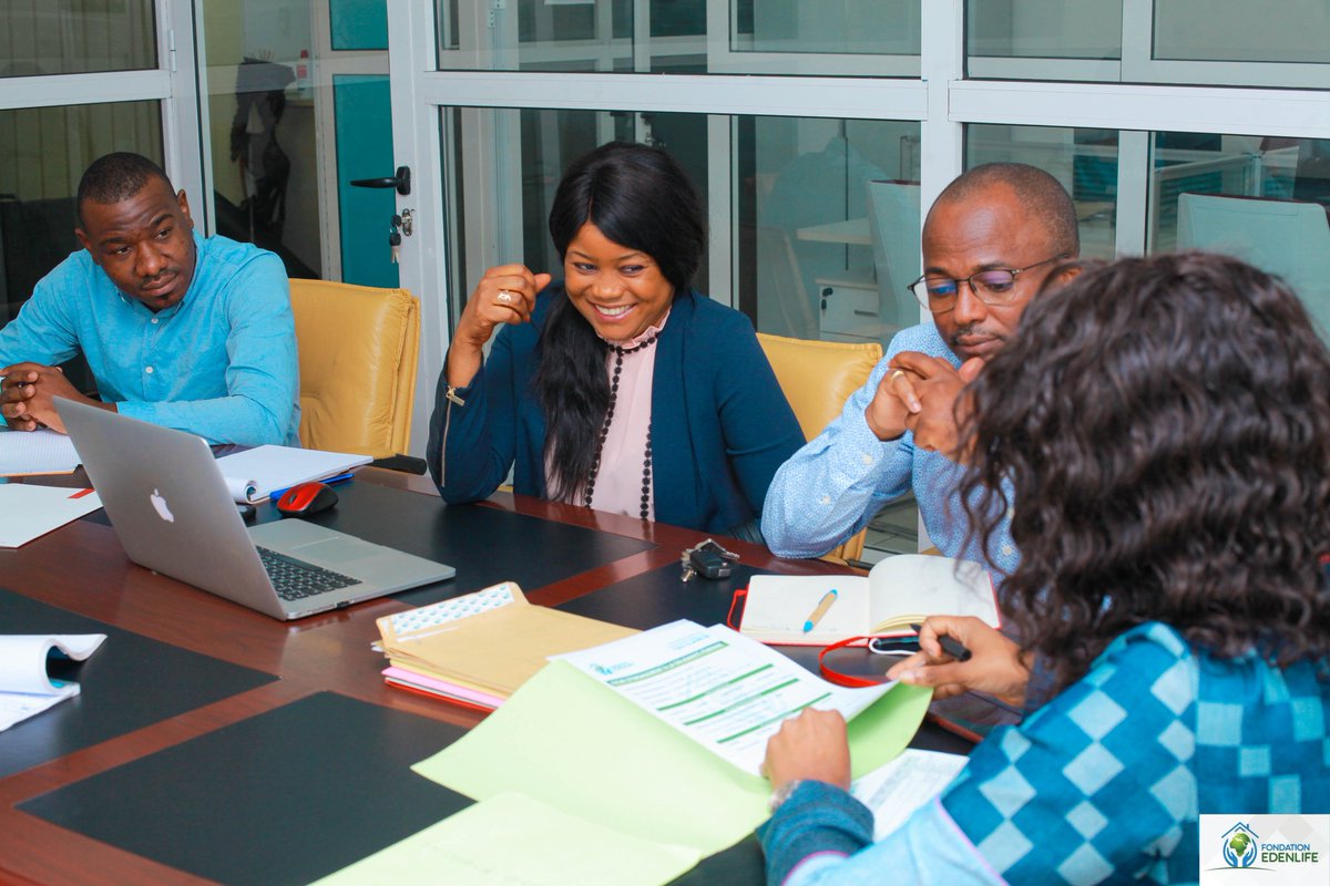 Nous avons procédé à l'analyse des dossiers de candidature au programme #SEF. Un exercice fascinant qui nous a permis de déceler le génie créatif de la femme gabonaise &amp; sa volonté à transformer notre pays.
À bientôt pour les profils retenus...
<a href="/Sylviabongo/">Sylvia Bongo Ondimba</a>
<a href="/FondationSBO/">Fondation SBO</a> 
<a href="/UNICEF/">UNICEF</a>
