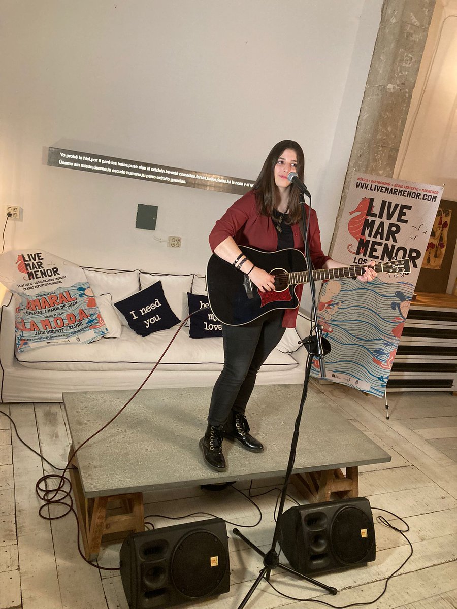 livemarmenor's tweet photo. Esta mañana hemos tenido una rueda de prensa más bonica que toas' las cosas en #Loft113.
Y además Carlota de @ElureBand se ha marcado un termita en acústico.
#LiveMarMenor #PorUnMarMenorVivo https://t.co/1IyLh5iBpp