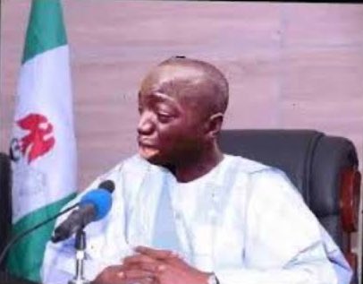 khalifa_mohb's tweet photo. Buhari announcing the suspension of Nigerian from using Twitter
Ordinary supension Bab don vex 
#VPN #whichvpn windscribe https://t.co/YHRf4hI3Cn