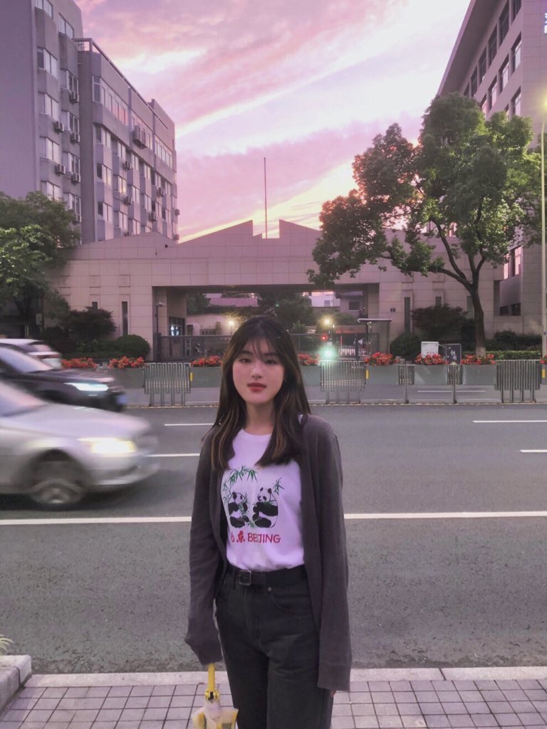 hihimargo's tweet photo. Eric finally thumbs up for my post after nearly a whole year’s disregard😭 but we’re going to graduate so soon https://t.co/U7CPqSVLVe