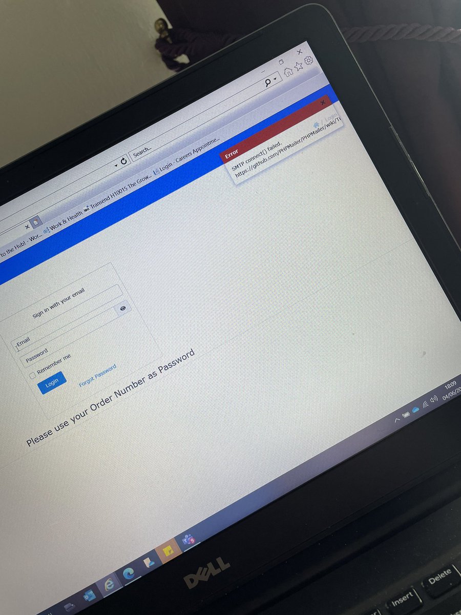 jesspearsonxx's tweet photo. @DiagnosticsHasu Hi there, I am due to fly on Sunday 6th June and I am trying to log in on the portal to download my results and it’s saying error, can you please confirm they will be here by Sunday? And do you receive results back in text and email?as it’s not letting me log in https://t.co/ULWmMmskke