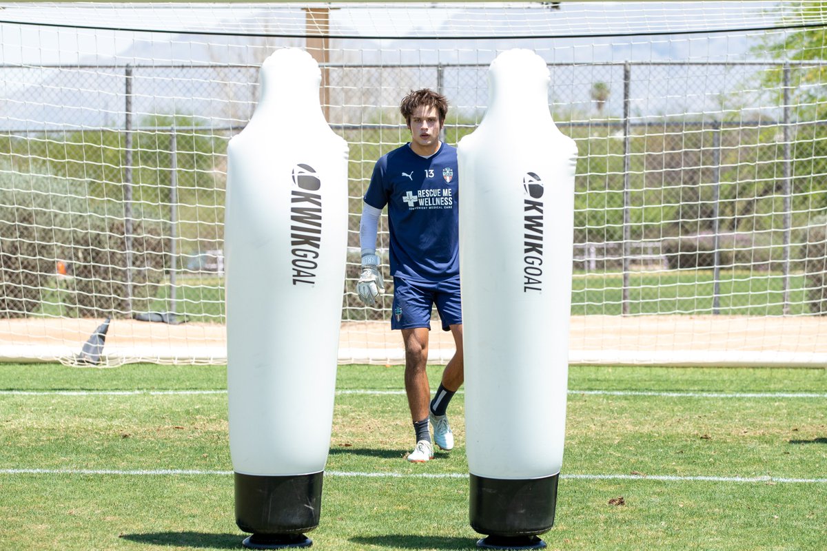 FCTucson's tweet image. Some #GKunion action for your feed 💪

🧤 @walaps11 
🧤 @ryanshellow 
🧤 @rafaguerrero_1