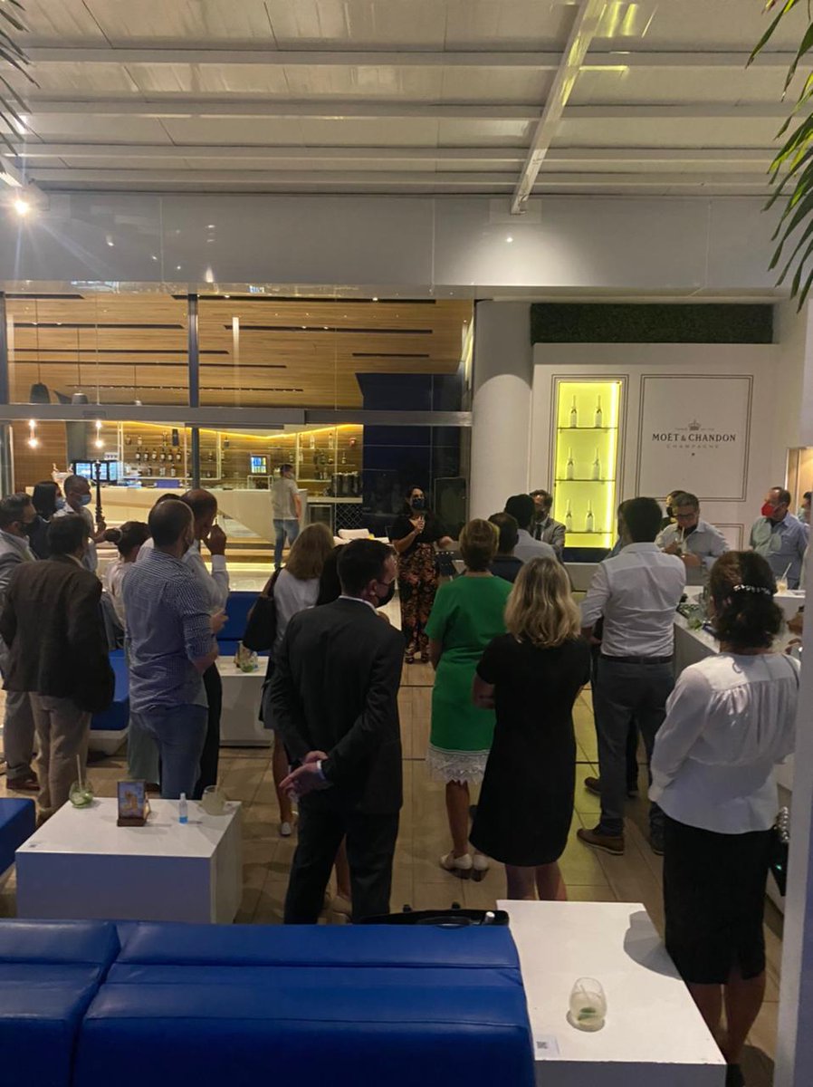 La <a href="/ccfrancepanama/">Cámara de Comercio Franco-Panameña</a> reactiva sus actividades presenciales! Su cocktail #networking con aforo limitado fue un éxito y permitió reunir a los miembros cumpliendo con las medidas de #bioseguridad. Bravo por esta iniciativa, participa en la reactivación de las actividades económicas 👏
