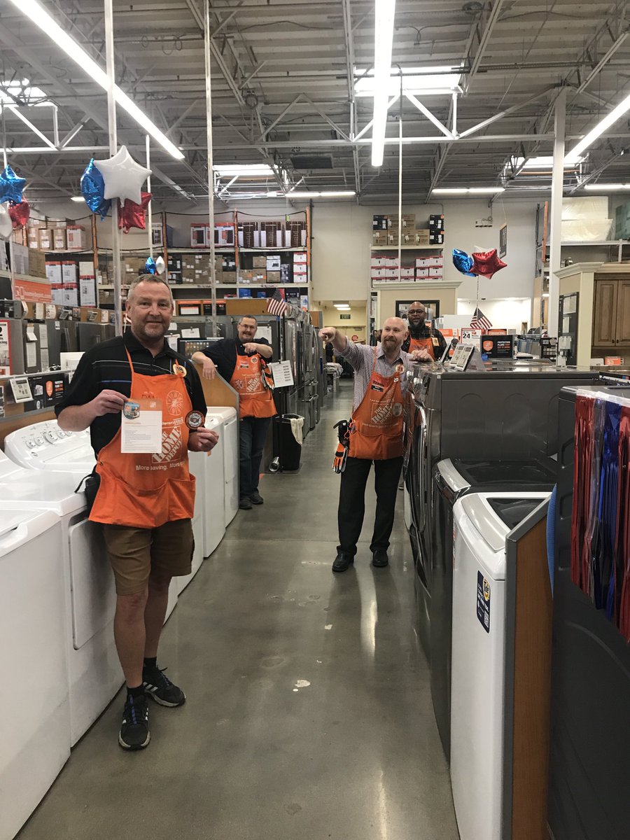 Dan received some well deserved RVP recognition for living our values!  Thank you for taking care of our people and doing the right thing!