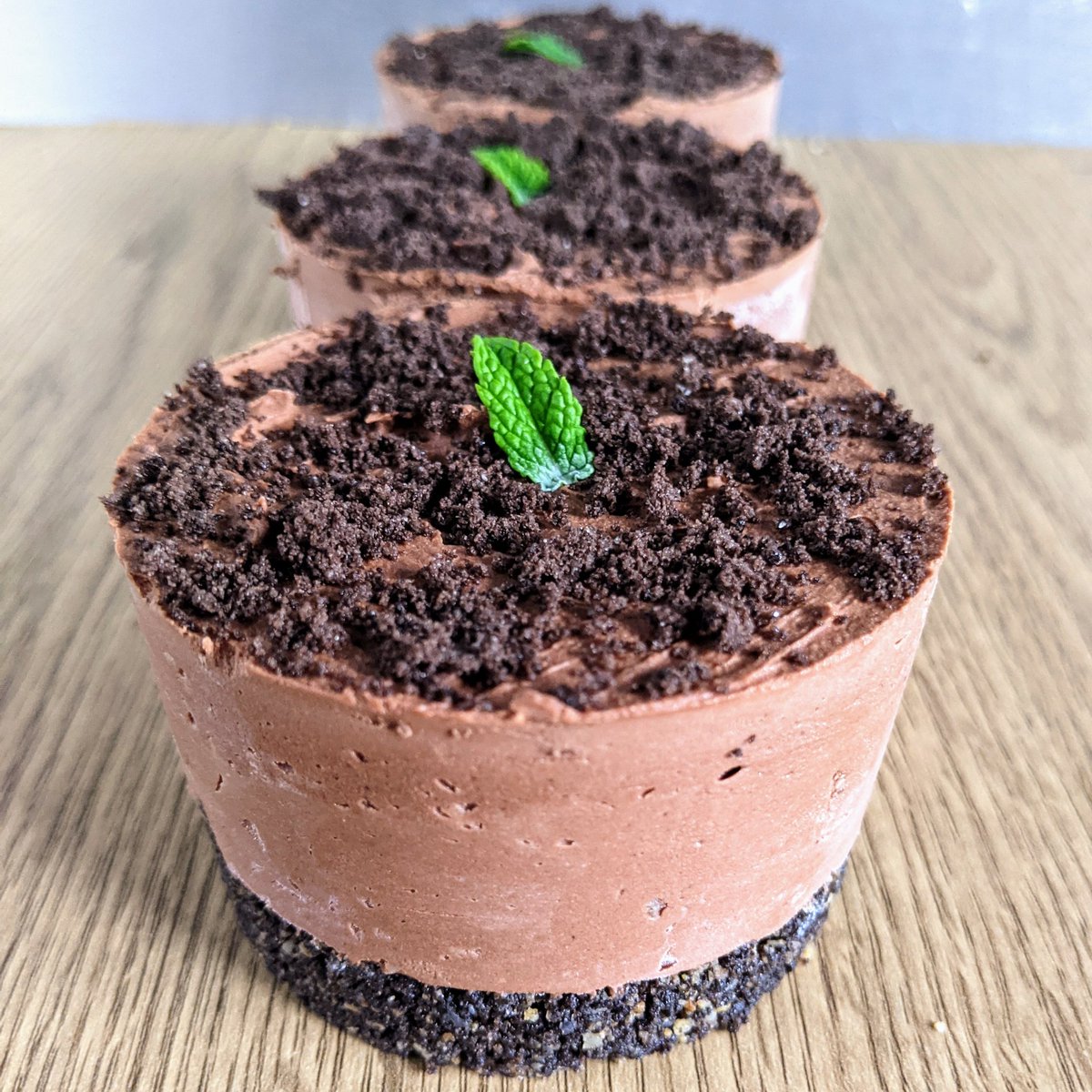 cococheesecakes's tweet photo. The Mint Oreo is back! Grab one tomorrow at @SneintonVeganMk 10-2.
π
#vegancheesecakes #vegancheesecake #vegantreats #vegandessert #mintchoc #mintchoccheesecake #oreocheesecake #nottsvegans #vegannotts #sneintonmarket #sneintonveganmarket #cococheesecakes https://t.co/xY0LQGgB80