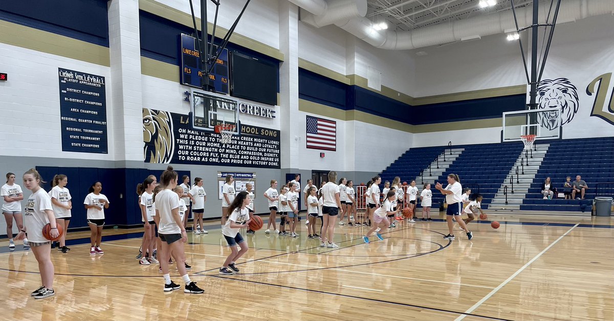 On the last day of camp...we COMPETE!!! 💪🏼🦁🏀