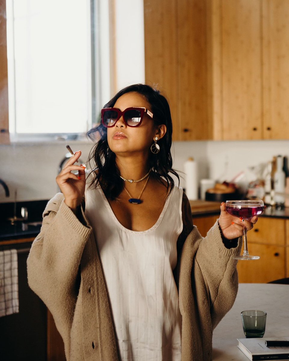 Can we talk about the stigma and shame around mom's who use cannabis for a minute? ⠀⠀⠀⠀⠀⠀⠀⠀⠀ YES, I am THAT mom who talks about s3x, uses cannabis for her anxiety and sleep, and sips champagne with Butterfly Pea…

📸 instagram.com/p/CPtOqEPredH/ via tweet.photo