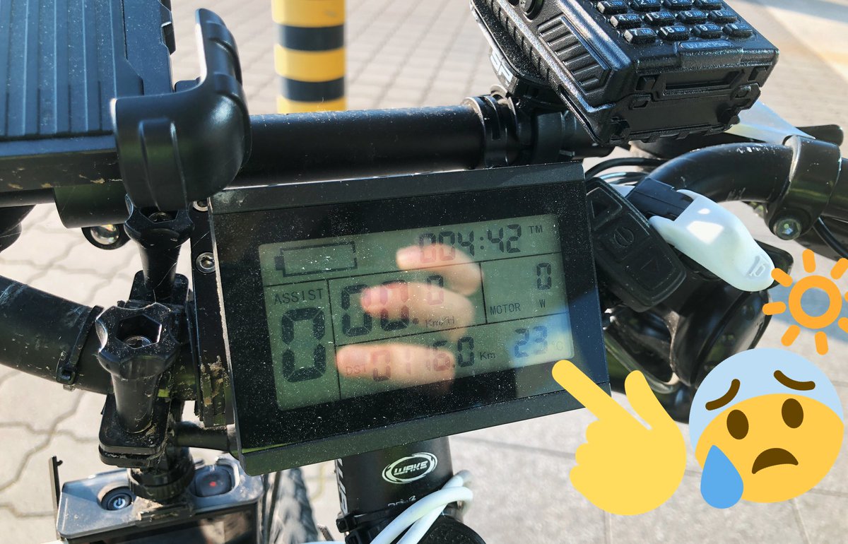PhillipGoik's tweet photo. Bei 23 Grad 10km in den nächsten Ort radeln zum Einkaufen? - Gar kein Problem! 💪Wie gut, dass mein #Fahrrad die Anschlussmöglichkeit für einen Minikühlschrank bietet 😎👌 So kommen die Lebensmittel wohl temperiert zuhause an.🚴💨 #MoveGreen #Nerdfasten #Nerd   @kkklawitter https://t.co/mxdjxvPGBh