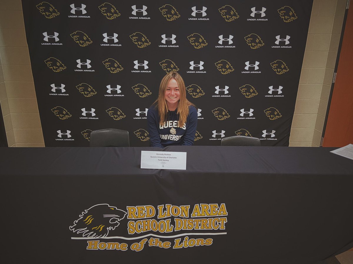 Congratulations to Kennedy Bratton on her signing day! Good luck at Queens University!💜 #ballyhoo #ballyhoofieldhockey #signingday