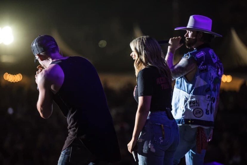 Oh SALE to the Yeah. The tickets are officially on sale for #ILoveMyCountryTour 
Click the link below to get your tickets now 💃
Laurenalainaofficial.com