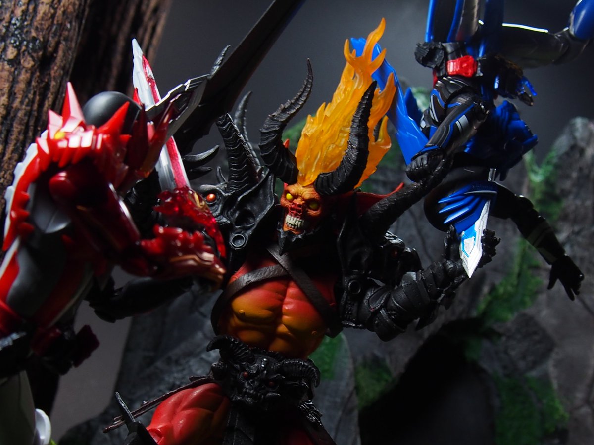 XombieZach's tweet photo. Old saying,mess with the bull and get grabbed by the horn...or something like that?🤔😅
#kamenrider
#Kamenridersaber
#kamenriderblades
#MythicLegions
#Arethyr
#shfiguarts
#tokusatsu
#toyphotography https://t.co/srheRt8edy