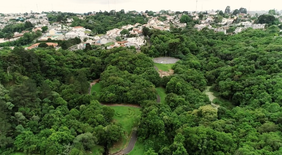 rpcparana's tweet image. Amanhã é o #DiaDoMeioAmbiente, então que tal voltarmos no tempo, quando o #PlugRPC desbravou Curitiba, conhecida mundialmente pela sustentabilidade, e mostrou áreas de preservações ambientais e, ainda, 2 lugares "secretos" de muita natureza?💚👉 
gshow.globo.com/RPC/Plug/notic…
