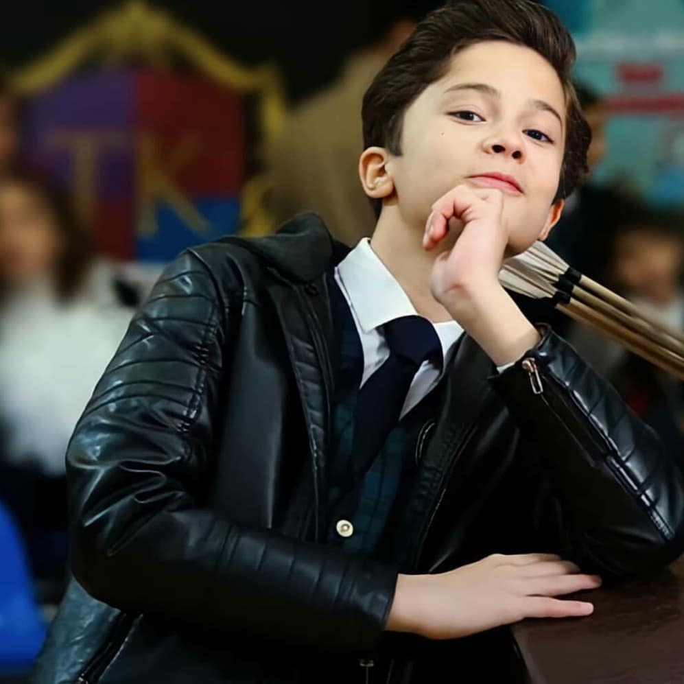 Efe сайт. Efe. Efe3e3. Чаган эфе мурад. Турецкий танец мужчин зейбек.