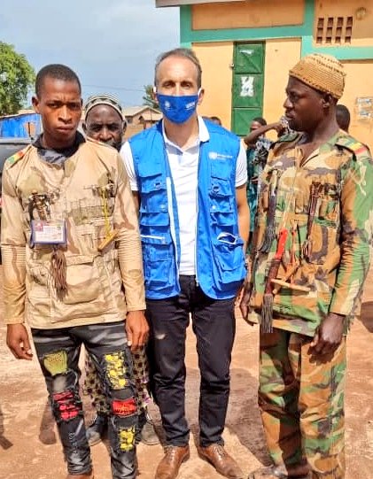 OnuGuinee's tweet photo. La confrérie des #donzos de la région de #kankan remercie les #NationsUnies pour l'appui de @PBF_Guinee.
@MartinVncnt se réjouit de l'amélioration de leur statut social, la structuration de leur fonctionnement et leur engagement pour l'environnement & la paix.
@UNPeacebuilding https://t.co/TO3izvCyrw
