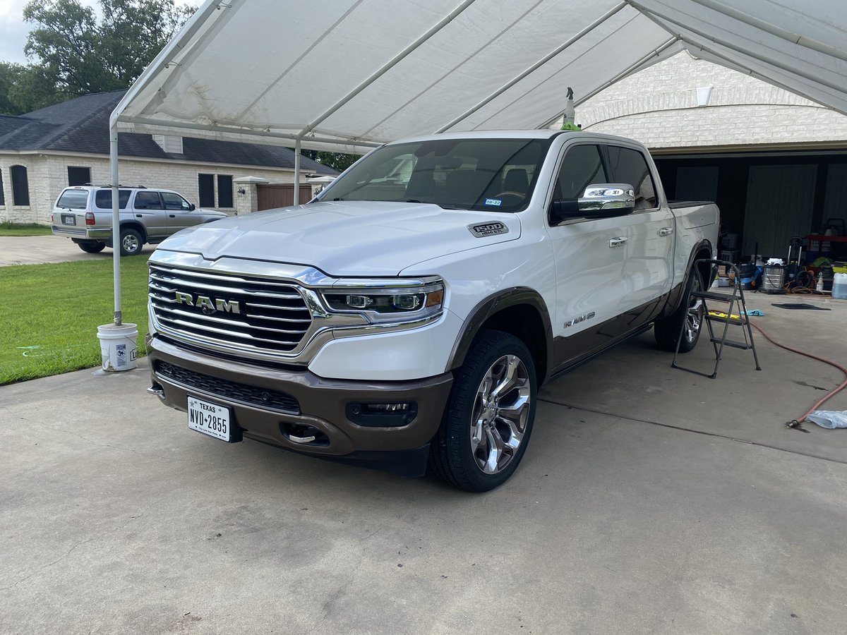 BcountyD's tweet photo. Ceramic coated the paint, glass, and wheels! This coating will make the truck stay cleaner longer and make it easier to clean while bringing out a brilliant shine! 

Price for a full sized truck like this is $1500 and takes about 2 days to complete. https://t.co/Fm2eG5NPio