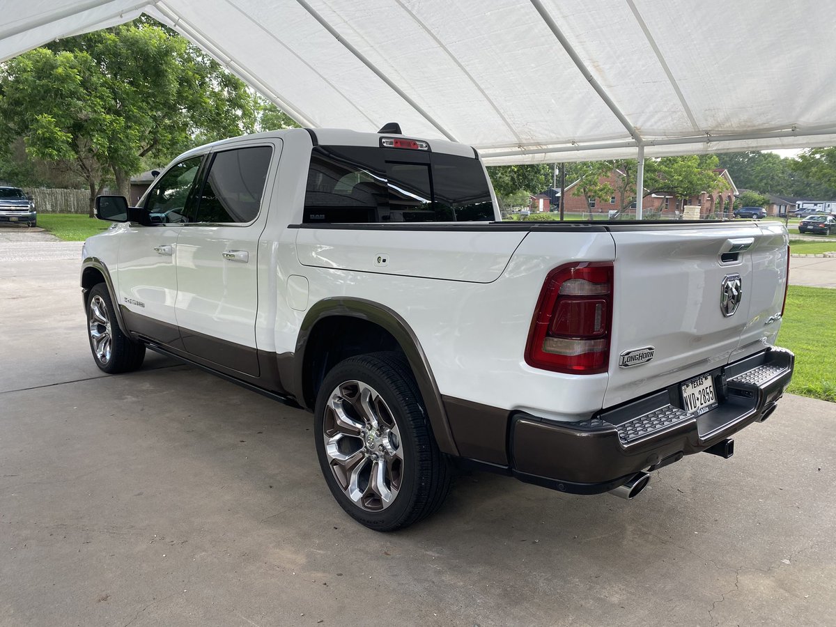 BcountyD's tweet photo. Ceramic coated the paint, glass, and wheels! This coating will make the truck stay cleaner longer and make it easier to clean while bringing out a brilliant shine! 

Price for a full sized truck like this is $1500 and takes about 2 days to complete. https://t.co/Fm2eG5NPio