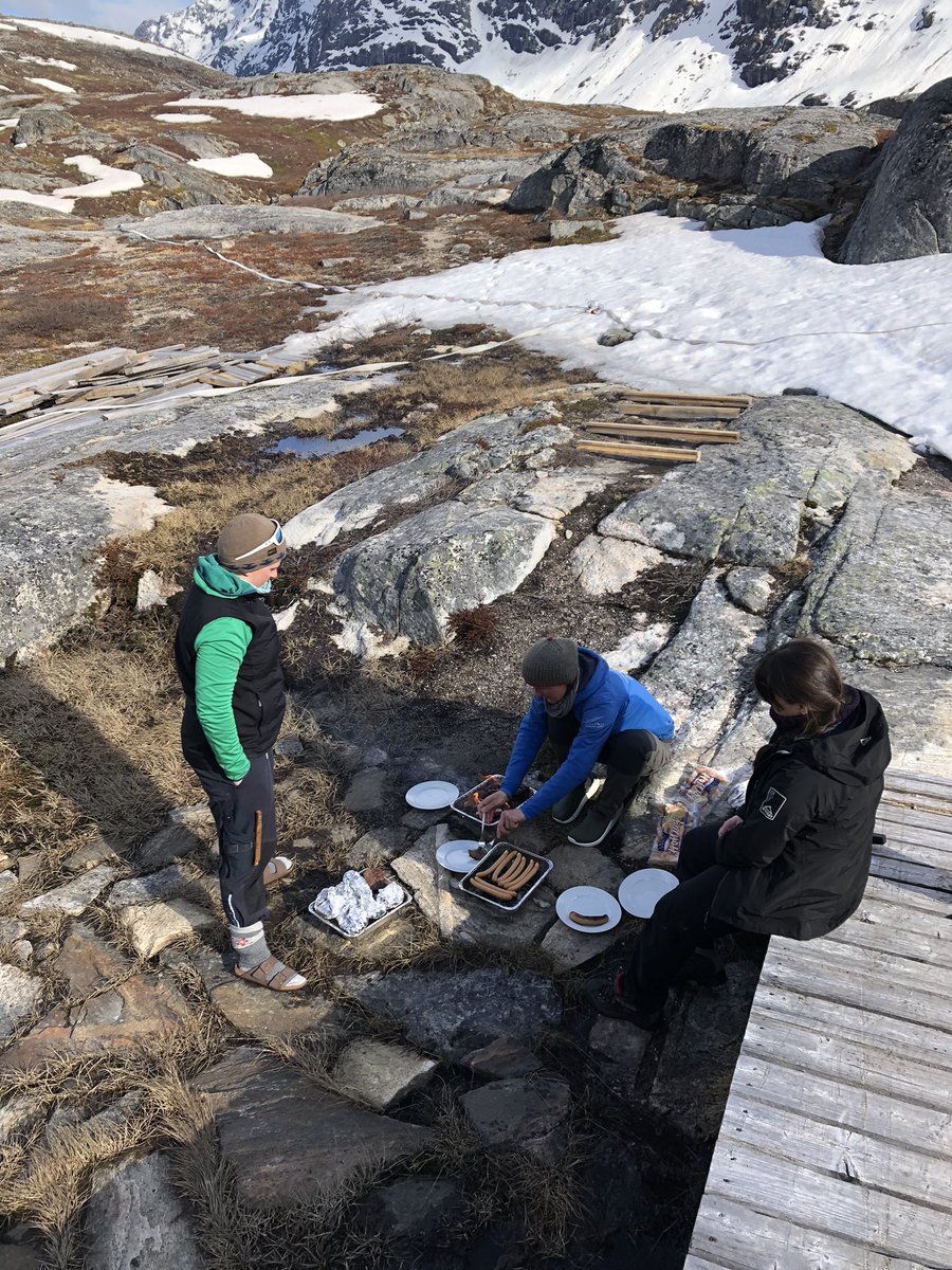 NuukNERO's tweet photo. Clearing out at the station, BBQ and caribou. What’s not to like. Doing #fieldwork for @GEM_Arctic in #Greenland https://t.co/beJVOa0Ufy
