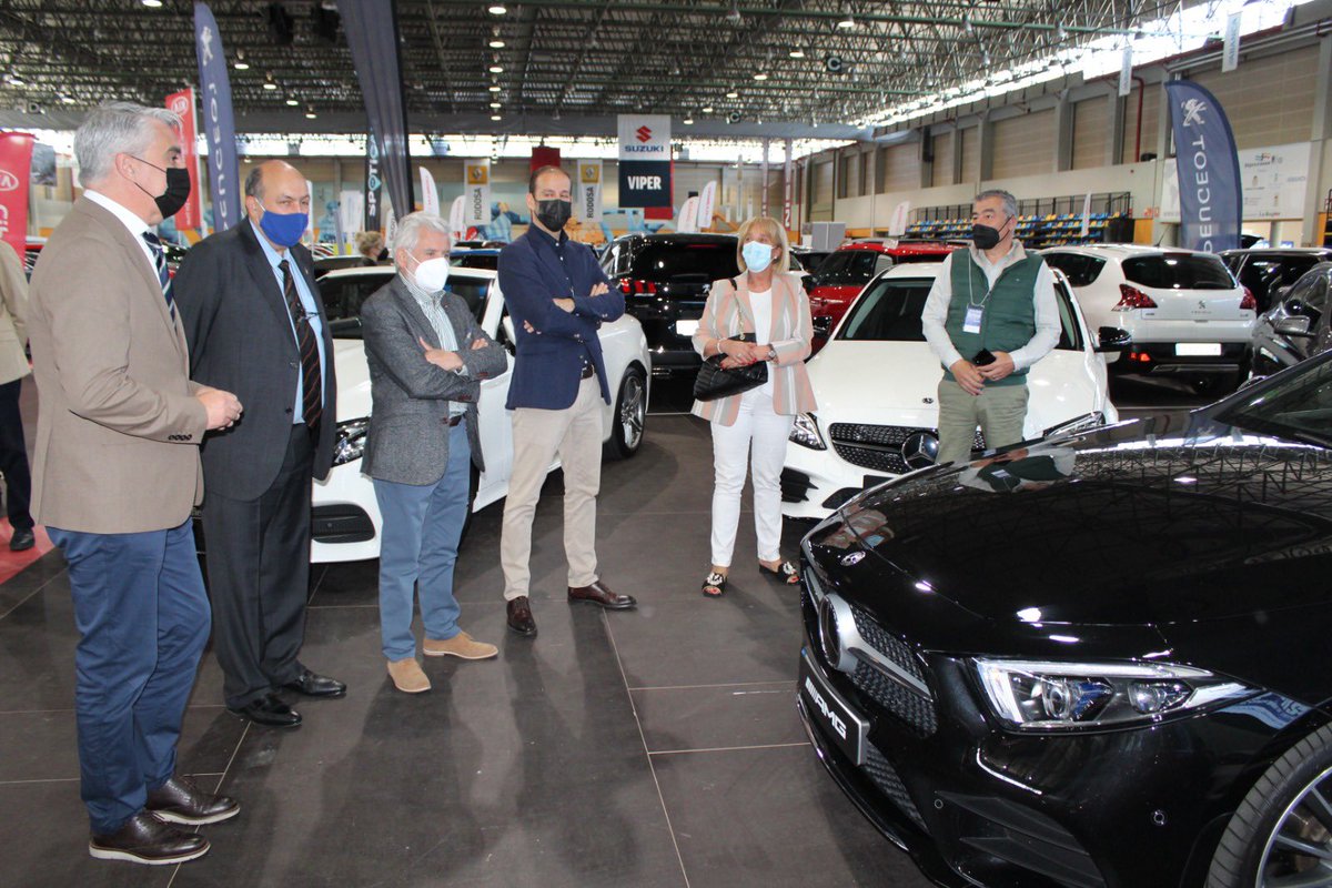 roslufe's tweet image. La @DeputacionOU acompañando en la inauguración del “III Car Outlet Ourense”, organizado por @EXPOURENSE y la colaboración de #ACAUTO y @SomosABANCA. Buenas ofertas y gran oportunidad. 16 concesionarios, 22 marcas, 350 coches. #GranOportunidad