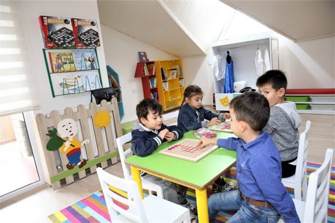Mervenurkzll's tweet photo. Yaşam boyu öğrenme bağlamında her yaştan insana hizmet sunmasıyla birlikte Halk kütüphaneleri başta olmak üzere önemi çok büyüktür ! 
Farkındalık yaratmak için diyoruz ki ;

#kütüphanedegelecekvar https://t.co/c5x5xygLZq