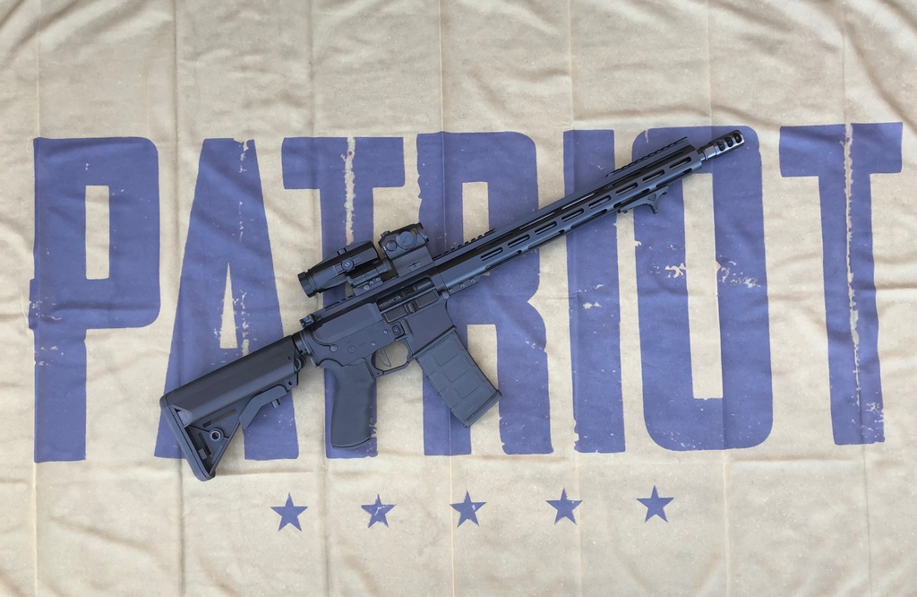 ✋🏼QUICK QUESTION✋🏼
Who feels like we should give this rifle away with @iwendtster and @theofficialpatriotgear?  All in favor drop a 🇺🇸 in the comments!

#gunsdaily #gunporn #guns #firearmphotography #2a #gunspictures #tactical #pewpew #rifle #repost #photooftheday #2ndamendment