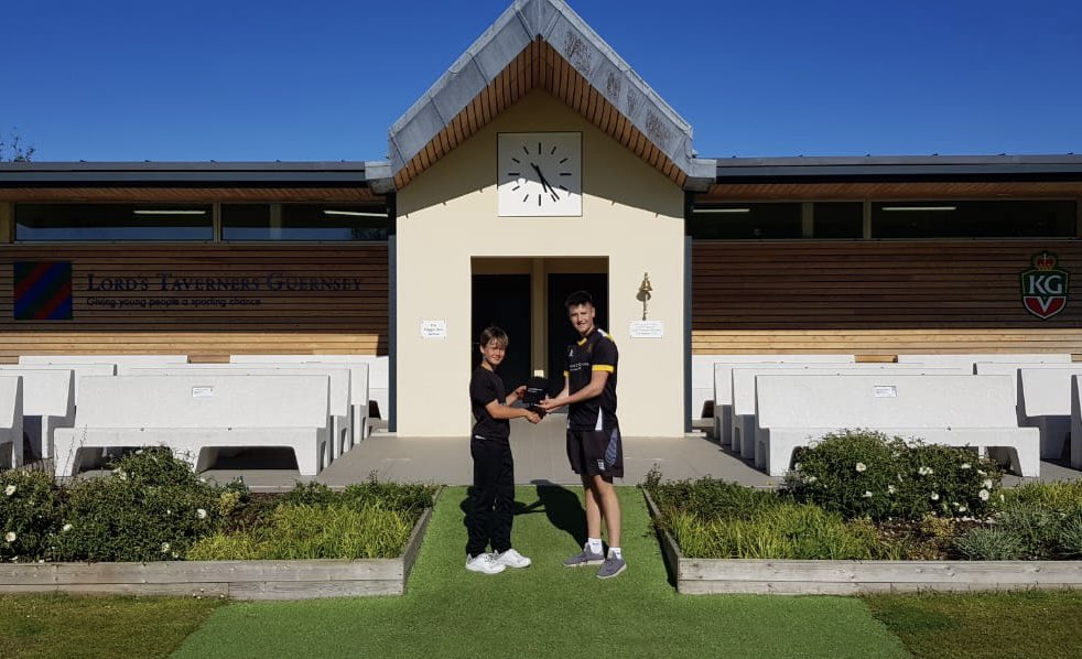 CanaccordCC's tweet photo. This evenings C Team game saw the senior cricket debut of Harry Sherbourne, who has progressed through our junior programme. Just before heading off from junior cricket training, Harry was presented his senior cap by Junior Head Coach Luke Bichard. Go well Harry! #MightyGriffins https://t.co/yo4G3TO6h4
