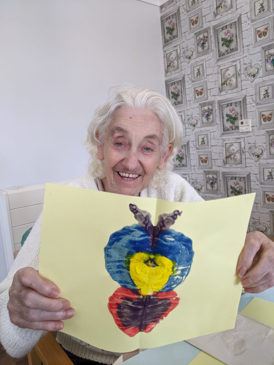 fellingatecare's tweet photo. Our residents have been doing #puzzles in the sunshine as well as arts n crafts such as #bridgebuilding and creating #abstractart.

#fellingate #gateshead #carehome #activtities https://t.co/GFZAYAlYrZ