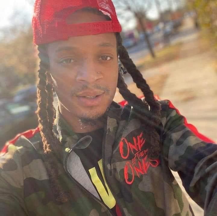 The man shot and killed Thursday by law enforcement in the Uptown area of Minneapolis was identified as 32-year-old Winston Boogie Smith.

Authorities said there is no squad or body camera video of the shooting.

strib.mn/2RlJP4M
