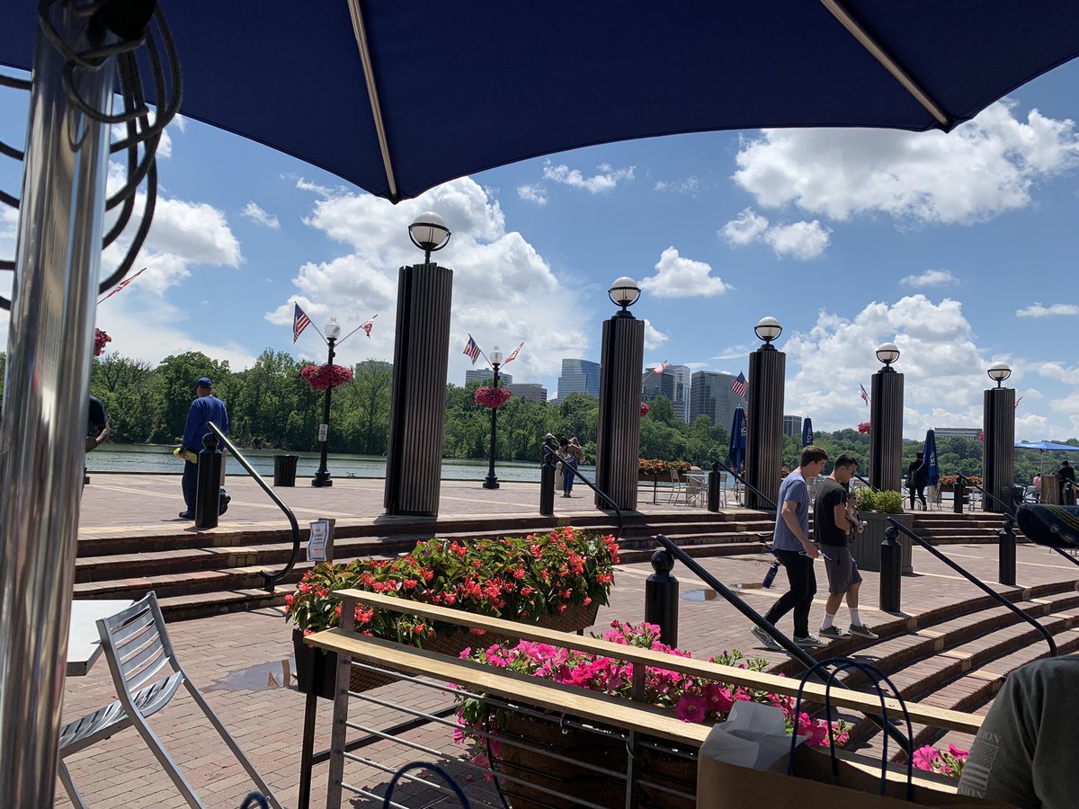 AnjieCaff50's tweet photo. Some days you just gotta sit outside, slow down, breath, and enjoy. #friendshelp #relaxandappreciate https://t.co/xqaFbXiFYz