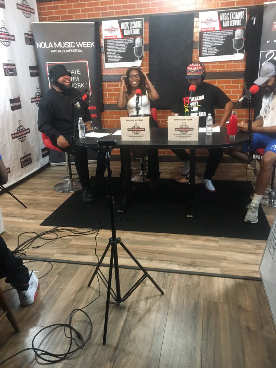 EDNIX's tweet photo. Live on https://t.co/R3fiiJTXZ9 right now @CZYxSnake @brittany__eve @5_stelly @JumpShiveSlim13 #PositiveControversy https://t.co/fXAuWPgDru